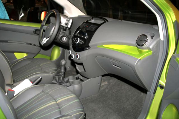 /pics/new-chevrolet-spark-interior-2.jpg