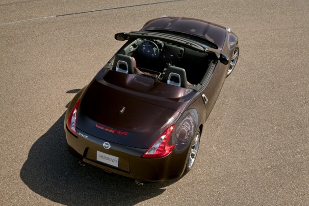 /pics/nissan-370z-2012-convertible-aereal.jpg