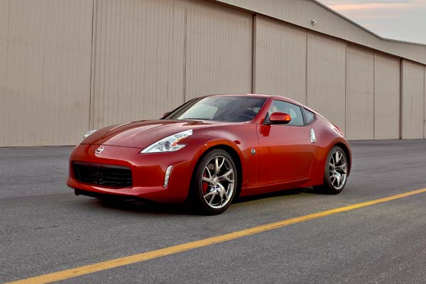 /pics/nissan-370z-2013-1.jpg