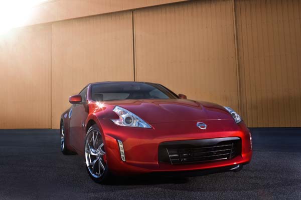 /pics/nissan-370z-2013-12.jpg