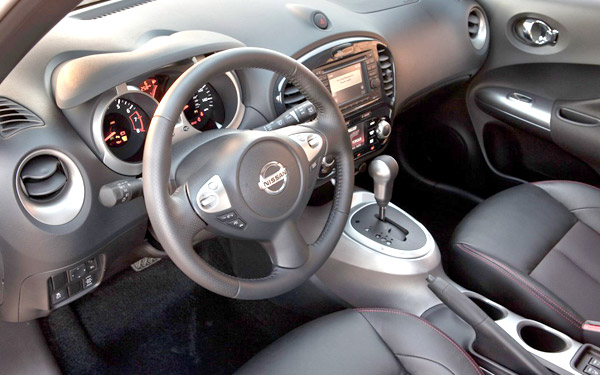 /pics/nissan-juke-interior-2012.jpg