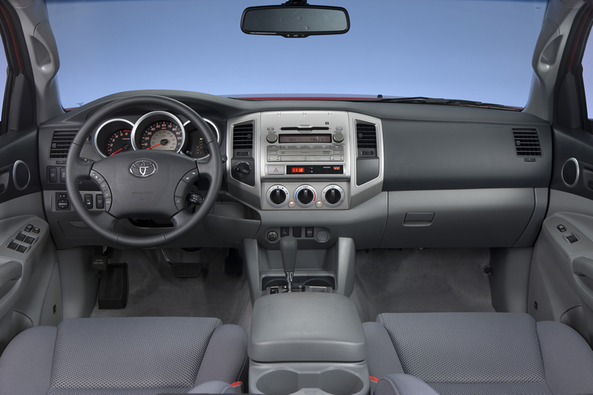 /pics/toyota-tacoma-2012-interior.jpg