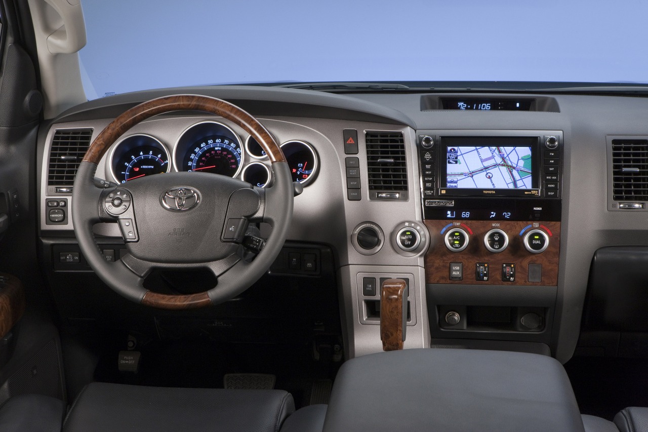 /pics/toyota-tundra-2012-interior.jpg