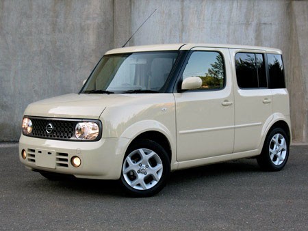 /pics/white-nissan-cube-suv-ugly-car.jpg